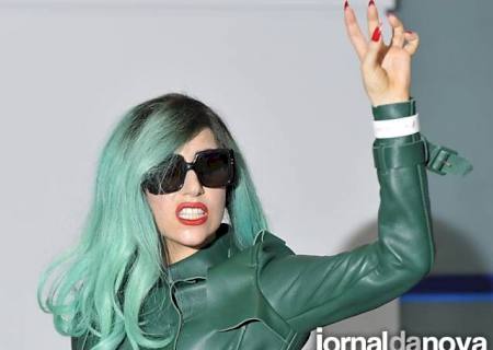 Lady Gaga diz que dispensou maconha durante gravação de novo álbum