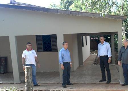 Vereadores visitam instalações de gabinete em Casa Verde e acompanham ações