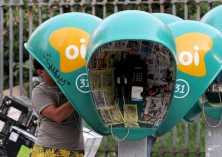 Em meio a dívidas, Oi se funde à Portugal Telecom