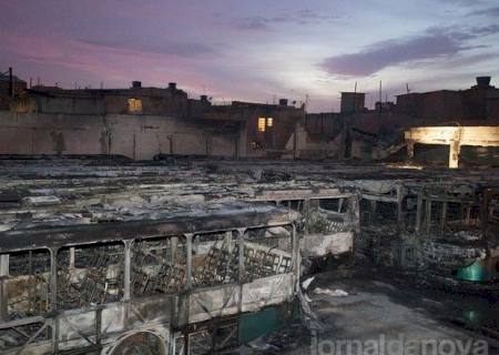 35 ônibus são incendiados na Grande São Paulo