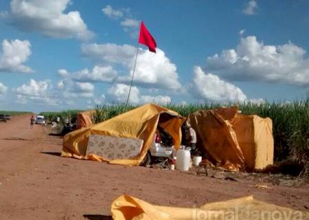 MST invade fazenda arrendada por usina, em João Ramalho