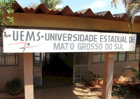 UEMS abre concurso com salário de R$ 10,6 mil