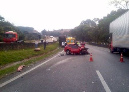 Acidente com ônibus da banda Tihuana mata 1