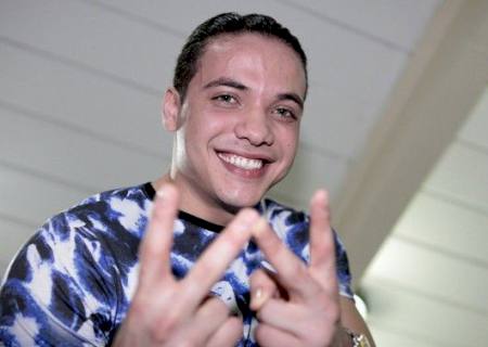 Wesley Safadão diz que de safado não tem nada: ''Sou rapaz para casar''