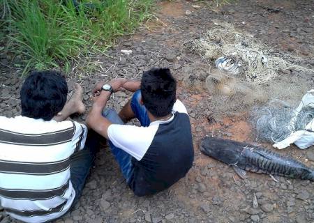 PMA prende dois por pesca em piracema