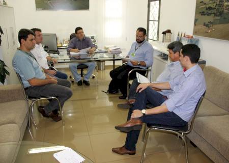 Prefeito Vagner Guirado recebe visita da equipe da Elektro