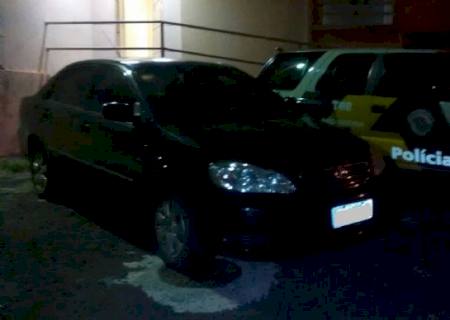 PMR de SP intercepta carro furtado que iria para o Paraguai