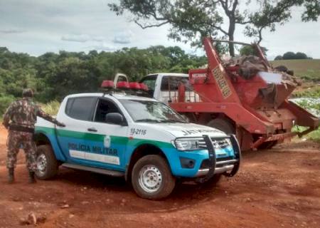 PMA autua dono de chácara por funcionar área de lixão