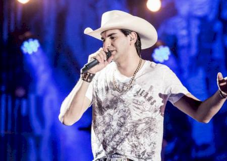 Cantor sertanejo Loubet sofre acidente