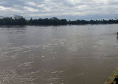 Bombeiros continuam nas buscas por pescador desaparecido no rio Ivinhema