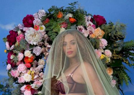 Beyoncé anuncia segunda gravidez na web: ''Nossa família vai crescer''