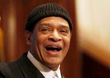 Al Jarreau, cantor de jazz e R&B, morre aos 76 anos