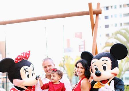 Bella Falconi e marido dão grande festa para celebrar os dois anos da filha Vicky