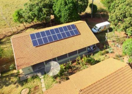 Primeiro sítio de agricultura familiar com energia solar de MS está em Ivinhema