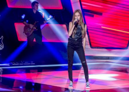 Amanda Carregaro de Angélica da show de talento no ''The Voice Kids''