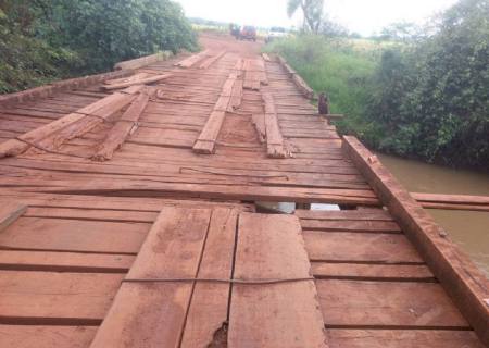 Deputado Zé Teixeira pede ponte de concreto sobre o Córrego Laranja Doce