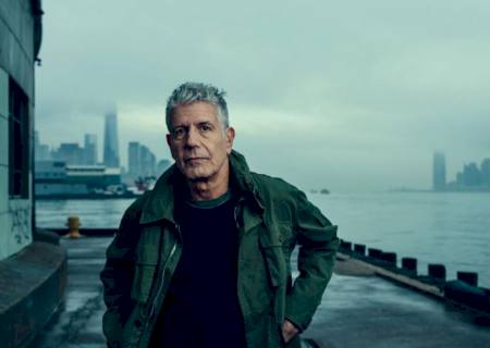 Chef Anthony Bourdain se suicidou com cinto de roupão