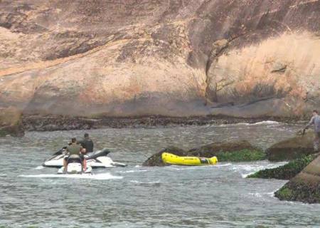 Bombeiros encontram 6 corpos na Praia Vermelha, no Rio