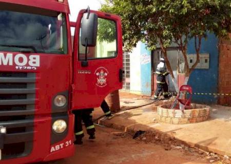 Incêndio destrói oficina mecânica de motos em Angélica