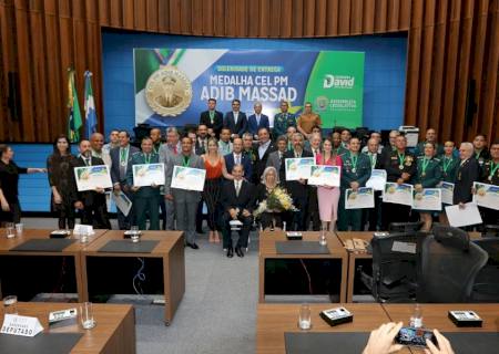 Em noite solene, Coronel David honra profissionais da segurança com Medalha Coronel PM Adib Massad