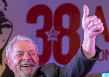 Lava Jato pede à Justiça regime semiaberto para Lula