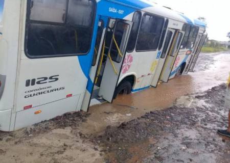 Com população clamando por asfalto, Coronel David cobra pavimentação no Nova Campo Grande