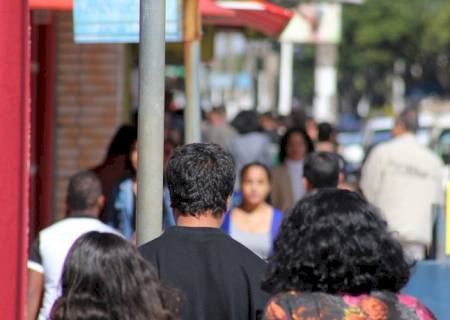 Medo do desemprego cai e satisfação com a vida aumenta, diz pesquisa