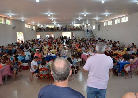 Simted Nova Andradina reúne mais de 700 profissionais da educação em festa de confraternização