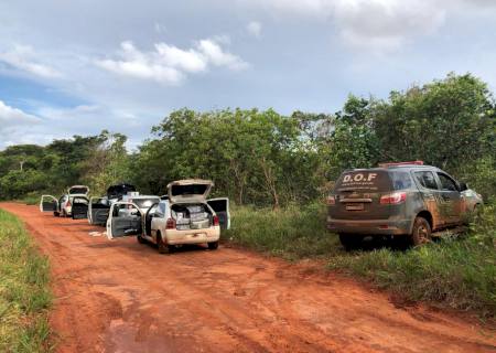 Ação policial apreende 8 veículos com contrabando na fronteira