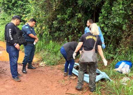 Corpo é encontrado por populares dentro de um tambor na fronteira