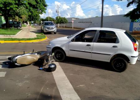 Em Nova Andradina, motociclista fica ferida em acidente de trânsito