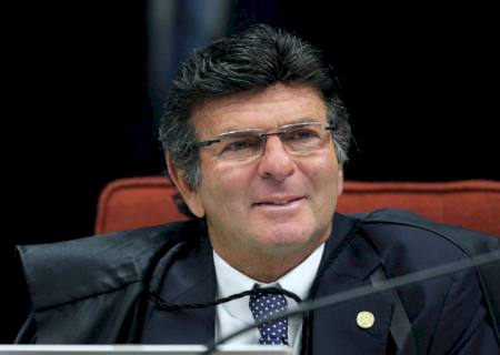 Ministro Luiz Fux suspende obrigação de audiência de custódia em 24h