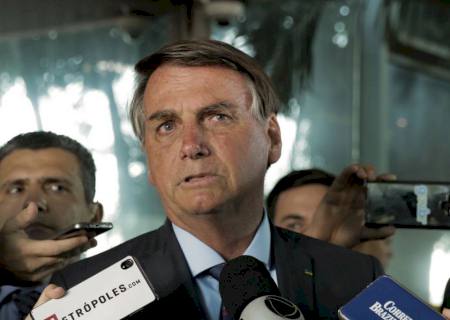 Bolsonaro determina criação de conselho para ações na Amazônia