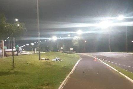 Mulher morre em acidente com moto nesta madrugada na Capital