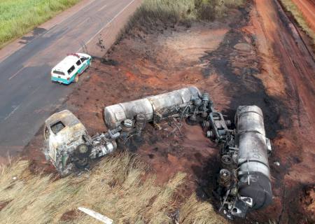 Empresa é autuada pela poluição causada por combustível em acidente com morte na BR-267