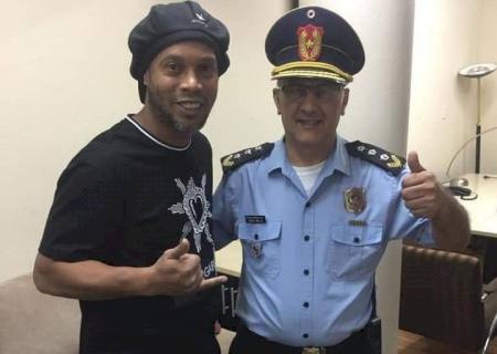 MP do Paraguai diz que número do passaporte de Ronaldinho pertence a uma mulher