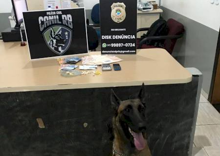 Polícia Civil prende traficantes de drogas com o apoio de cão policial