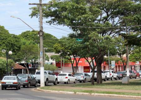 Comerciantes fazem carreata contra decreto do fechamento dos comércios em Nova Andradina