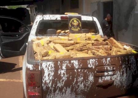 Caminhonete carregada com maconha cai em açude durante fuga do DOF em Maracaju