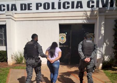 Mulher com dois mandados de prisão por tráfico de drogas é presa em Nova Andradina