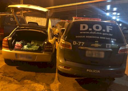 Perseguição policial em Caarapó resulta na apreensão de 215 kg de maconha