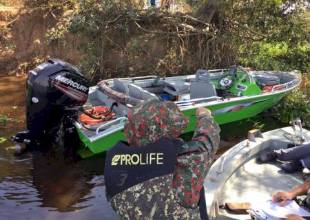 Polícia Ambiental autua 11 por pesca ilegal e apreende seis lanchas com motores, três barcos e três motores