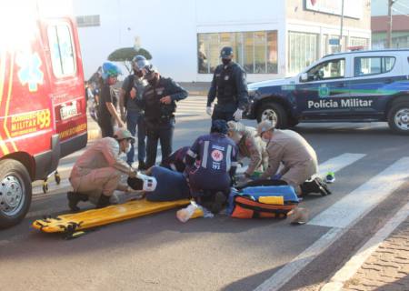 Homem sofre suspeita de fratura na perna após queda de motoneta