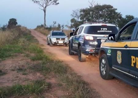 Ação da Polícia Militar e PRF apreende 30 mil maços de cigarros contrabandeados