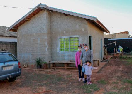 Projeto Lote Urbanizado: mais 48 famílias de Nova Andradina realizam o sonho da casa própria