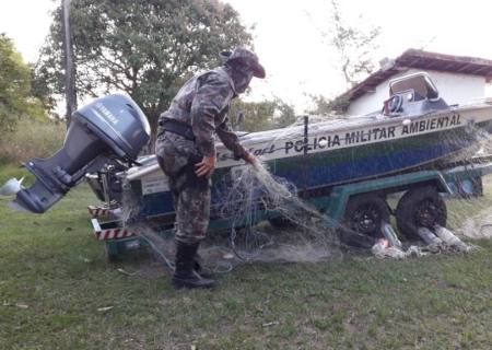 Polícia apreende no Parque Estadual das Várzeas do Rio Ivinhema redes de pesca, espinhéis e anzóis de galho