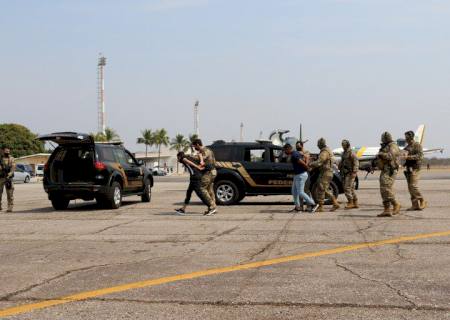 Polícia Federal participa de simulação de abordagem de aeronave suspeita em Corumbá