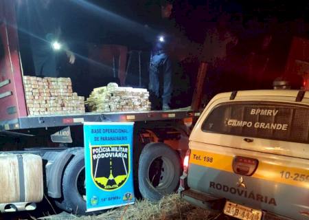 Polícia Militar Rodoviária localiza mais de 600 kg de maconha em carreta que tombou em Três Lagoas