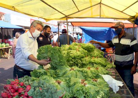 Hashioka visita a Feira Livre em Nova Andradina