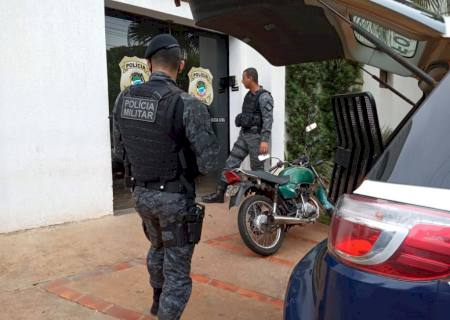 Força Tática flagra motociclista empinando no centro de Nova Andradina